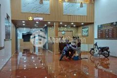 Giảm 4 tỷ, mặt tiền ql 1k, 243m2, 3 tầng, 14 phòng, ngang 8 mét 0939208616