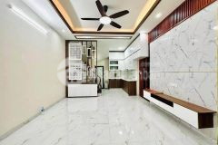 Bán nhà 5 tầng 44m2, giá 7.8 tỉ tại la phù