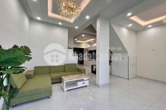 Nhà đẹp 1 trệt 2 lầu mặt tiền kinh doanh nguyễn công trứ 7 x 12m 7.5 tỷ