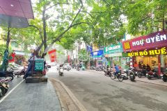 Siêu hiếm mặt phố nguyên hồng 42m2 5 tầng mặt tiền 5.7m kinh doanh dòng tiền 60 trth