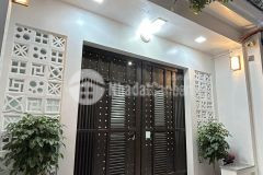 Bán tòa chdv 603 lạc long quân 76m2 x 8t thang máy 1 nhà ra phố oto đỗ cửa