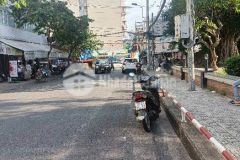 Nhà cũ tiện xây mới, gần phan đăng lưu, phú nhuận, ngang khủng 6.5m, hẽm đẹp, nhỉnh 4 tỷ.