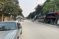 Bán lô đất ngay cổng khu dân cư nam lê lợi vuông dét sịn sò. 4.6 tỷ. lh 0362367607.