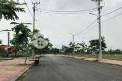 Cần bán lô đất bên hông chợ, giá chỉ 2,3 tỷ