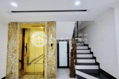 Bán nhà mới 5 tầng thang máy thông sàn, lô góc, gần đường ô tô, phố giáp nhị hoàng mai.