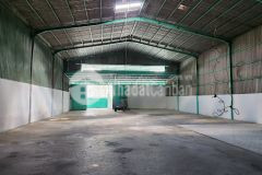 Cho thuê nhà kho diện tích 660m2 tại nguyễn văn cừ, sẵn điện, giá thuê 32 triệu