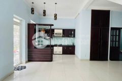 Bán biệt thự 2 lầu vị trí tuyệt đẹp đối diện công viên và đại học kiến trúc kdc cty 8