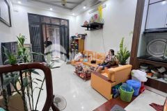 Cho thuê nhà mới nguyên căn thuỵ khuê, tây hồ 32m2 x 4t, 13 trth, thông, thoáng, sạch