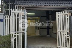 Ban nha câp 4 măt tiên hem thông 10m 100m2 gân chơ ba lat