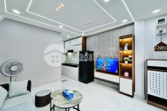 Nhà đẹp 5 tầng tặng full nội thất đường bạch đằng gần hàng xanh giá 4.95 tỷ