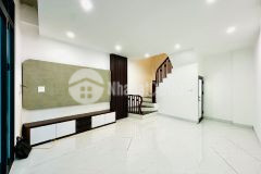 Bán nhà phúc đồng ô tô đỗ cổng 3 bước hồ phúc đồng hàng xóm vin riverside.