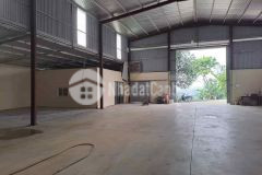 Cho thuê nhà kho sẵn văn phòng diện tích hơn 400m2 gần bến xe, giá tốt chỉ 20 triệu