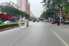 Nhà mới nguyễn văn cừ 110m, 7t, mt5m, ô tô thông, gara, thang máy, sân trước nhà thoáng