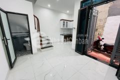 Bán nhà q. hoàng mai nhà mới ở luôn,ngõ thông gần phố,dt 27m giá 2.65 tỷ ko quy hoạch