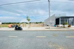 Cg. bán nhanh nền sổ hồng 100,9m2 vị trí sáng đẹp giá tốt hiếm có trục chính vào chợ