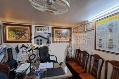 Nhà đẹp dân xây chắc chắn mặt tiền rộng cách 20m ra phố ngọc thụy ô tô tránh cách mipec tower