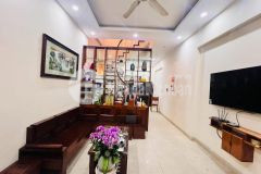 Bán nhà nguyễn khang 4 tầng ở luôn gần phố chỉ 43m² siêu hợp lý