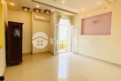 Nhà cho thuê trệt 2 lầu rộng đẹp có nội thất kdc giáp nam long giá 8 triệu