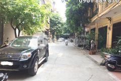 Bán nhà phân lô garaô tô ngõ thông kinh doanh đường láng dt50mx5t giá 18,5tỷ.