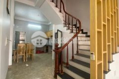 Mặt phố, vỉa hè rộng, kinh doanh hồng tiến