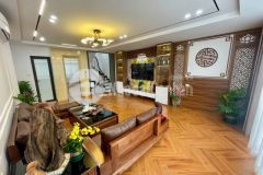 Mặt ngõ thông ôtôvào nhà 6t thang máy full nội thất 35m 12xtỷ ngọc lâm long biên