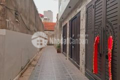 Long biên nhà đẹp ở ngay chìa khoá trao tay trước nhà rộng thoáng full nội thất vip ô tô đỗ