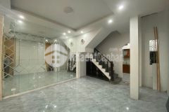 Bán nhà nguyễn văn cừ, giá đầu tư 55m, 4t, mt4m. giá nhỉnh 6 tỷ, ô tô cách 15m.