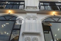 Nhà đẹp đường ô tô giá rẻ kinh doanh tốt làng vàng cổ bi dt 32m2. giá 5.65 tỷ