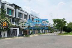 Bán nhà phố tại khu đô thị đông tăng long diện tích 100m², giá cực tốt