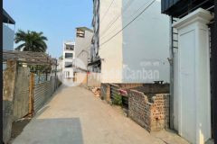 Ngõ thông rộng 2.5m khu vực tiềm năng mảnh đất hiếm còn sót lại.phúc lợi long biên mảnh đấ