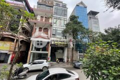 Nhà cũ bán đất mặt phố lạc long quân 56m2 x mt 4m sau nhà ngõ thông oto tránh