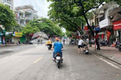 Bán nhà mặt phố cổ ngọc lâm 115m, 5t, mt5.5m, lô góc, thang máy, dòng tiền 100 triệutháng