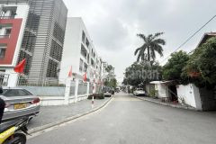 Bán nhà phúc lợi, dt 32m x 5 tầng, nhà mới về ở ngay, dân trí cao