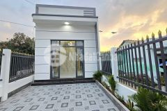 Ban nha câp 4 măt tiên 85,8m hem thông 8m gân câu ông thin