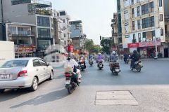 Hiếm, nhỉnh 7 tỷ có nhà ở ngay trung tâm phố cổ ngọc lâm 32m, 5t, ô tô chạy qua nhà.