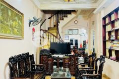 Bán nhà phố kim ngưu hai bà trưng, rất gần mặt phố, nhà 4 tầng phân lô ô tô đỗ cửa.