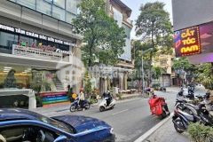 Bán gấp nhà phố khuất duy tiến,vỉa hè kinh doanh dt 60m2, 5 tầng, mt 4.5m, 20.5 tỷ