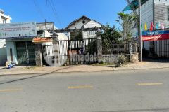 Gia đình đang cần bán đất mt đường 339, phước long b, quận 9. dt 70m²7.5 tỷ.