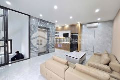 Nhà đẹp nội thất xịn 2 mặt thoáng ngõ phố ngọc lâm dt 36m2. giá 8.9 tỷ