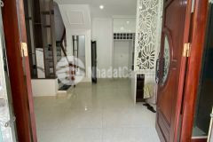 Cho thuê nhà mới lạc long quân, tây hồ 50m2, 13 trth, 2 thoáng. full đồ, ô tô gần