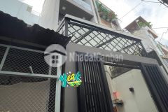 Quân 8 nha 4 tâng hem 3m thông thoang giap q1,q4 sô vuông a4 chi 4 ty 950