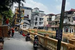 Hoàng quốc việt lô góc kdthang máy gần hồ 50m2