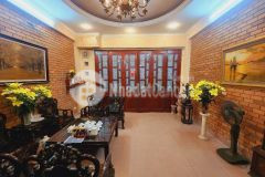 Bán nhà phố chùa láng đống đa, mặt ngõ ô tô đỗ cửa, rất gần phố, kinh doanh.