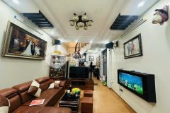 Tôi bán nhà ngõ 902 kim giang ô tô đỗ gần nhà, cạnh kđt linh đàm 28m2 chỉ hơn 3 tỷ. 0989626116