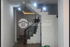 Thượngthanh long biên nhà mớikínhkoong hàng xóm phân lô ô tô đỗ cửa gần ô tô tránh.