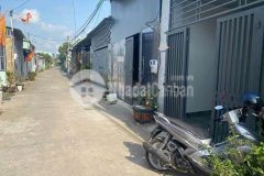 Cha mẹ già bán nhà lên ở cùng con cái ngay sau chợ hóc môn ở tân hiệp giá 700triệu