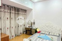 Nhà đẹp cạnh kđt việt hưng long biên, ô tô vao nhà, gần phố, dt 48m2 có 7.x tỷ