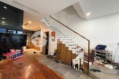 Bán nhà ngõ 355 xuân đỉnh 61m x6t thang máy gara ô tô gần chợ, công viên hòa bình nhà đẹp giá tốt