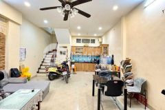 Bán nhà gần phố pháo đài láng đống đa, 4 tầng x 43m2, rất gần mặt phố đường ô tô thông.