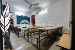 Cho thuê căn hộ tầng 1 tập thể thành công ba đình, ở luôn, ô tô đỗ cửa